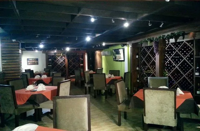 Hotel Akuarius bonao restaurant las brasas