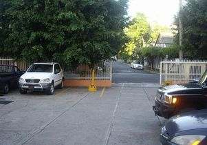 Apart Hotel Drake Parking