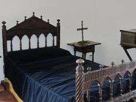 Alcazar de Colon room 1
